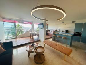 GRAND T2 magnifique vue sur le port Parking clim wifi