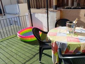 Apartamento 2º centrico con Parking en Calella,Barcelona