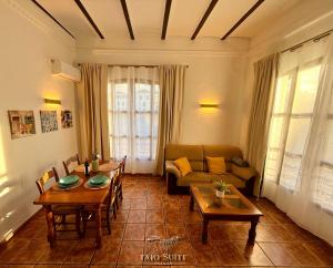 El Mirador, Tajo Suite Garmam