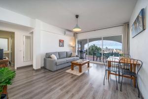 Panoramic Sea Views & Balcony BBQ by HostWise