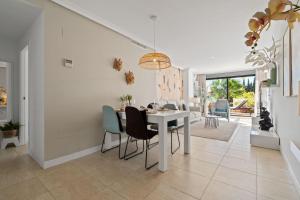 Estepona Apartment at Sunset Golf - Pool And Parking
