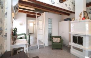 Central Apartment for 3