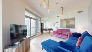 Vacationer Holiday Homes l Vibrant 2 Bed l City Skyline Views l Marina Walk