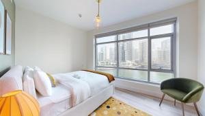 Vacationer Holiday Homes l Vibrant 2 Bed l City Skyline Views l Marina Walk