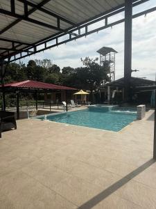 HERMOSA CASA QUINTA EN APIAY Meta