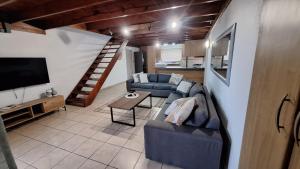 Secure house in complex near OR Thambo airport