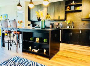 Surf Richards Flat - The Black Collection