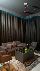Sukoon Luxury 2BHK Near Airport, Netflix Lounge