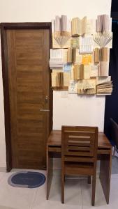 Sukoon Luxury 2BHK Near Airport, Netflix Lounge