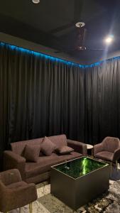 Sukoon Luxury 2BHK Near Airport, Netflix Lounge