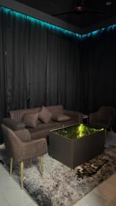 Sukoon Luxury 2BHK Near Airport, Netflix Lounge