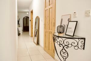 Private Room in a 2 Bedroom Apartment in Blata l-Bajda - Close to Valletta