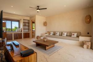 Blanca Beach House - 3BR - Eco-friendly Retreat