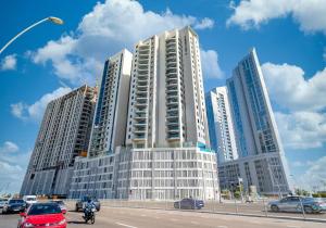 MCRE Stylish 1BR, Walk to Reem Mall