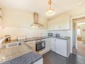 South Lodge - Uk48318