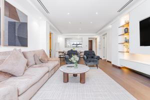 Escape24 Brand New Designer 2Bedroom with fully Burj Khalifa Views