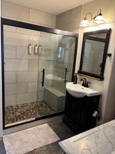 Eureka Springs Lake house