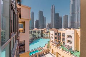 Escape24 Brand New Designer 2Bedroom with fully Burj Khalifa Views