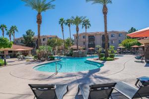 Resort-Style 3RB-2BR-1BR Retreat, Pool, Gym, Parking
