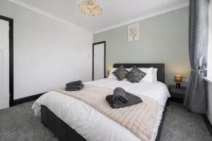 3-Bedroom Luxury Apartment