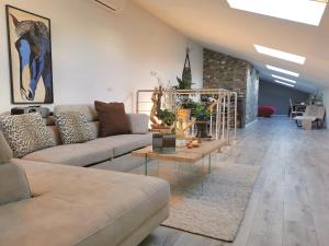 WhiteHome