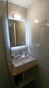 Harbor View Apartment Athens