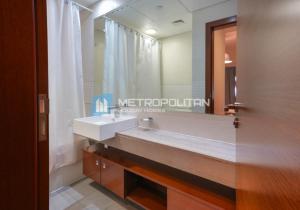 Modern 1BR in Gate Towers, Near Reem Mall & Galleria