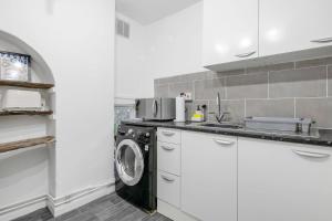 1Bed Contractor & Pilot flat - Parking & FAST WiFi