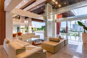 RJs Prime Haven Mactan near Airport with Balcony