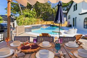 Villa with Gym Sauna Pool Hot Tub Mini Golf Fire pit