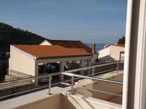 Arielle TWO BEDROOM APARTMENT IN LAPAD