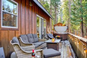 Game Room and Hot Tub! Dog-Friendly Arnold Retreat