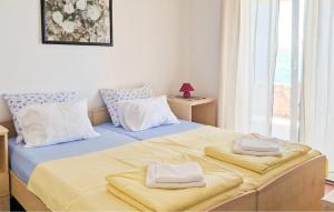 3 Bedroom Stunning Home In Karlobag