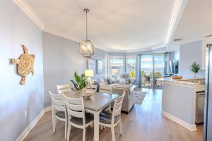 Oceanfront 2BR Luxury - Balcony - Coligny Views