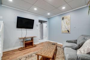 Downtown Casper Gem! Super Walkable Apartment