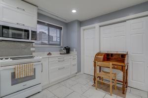 Downtown Casper Gem! Super Walkable Apartment