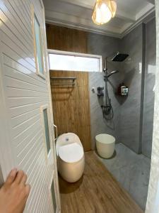 The Glass Cabin by J&A