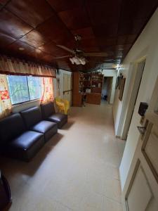 Amplia casa entera en Villarrica