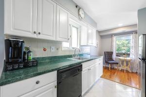 Beautiful & Cozy 3BR, Close to NYC Adventures