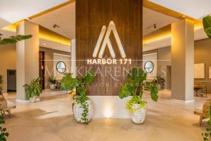 Harbor N702 Rooftop Pool & Sky Gym Views