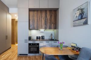 Premium Design, Renovated 2024 Free parking