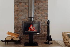 Acreage property, pet friendly, outdoor campfire