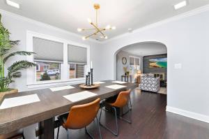 Charming Cape Cod w fenced yard dog-friendly
