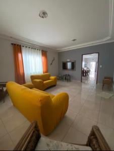 Casa com Piscina, ar e churrasqueira a 1 quadra da praia