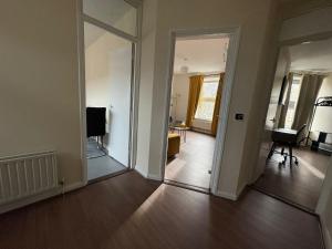 Central Stay N7 - Near Emirates Stadium - Easy Access to Trains Tube to Central London in 10 mins - Everything nearby