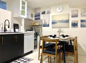 3Beds 2BA Cherry Blossom Suite - Free Parking - Central Oakridge Neighbourhood