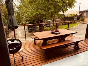 Haze Inn Cottages Crowned