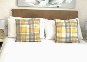 Paradise Lakeside Lodges