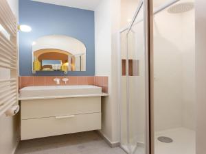 Beautiful apartment - 4BR 10P - Rue des Martyrs