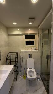 Luxurious 2 beds Apartment at Cairo Dokki Located primarily in Mossadak street